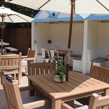 The Station Hotel West Byfleet Bagian luar foto