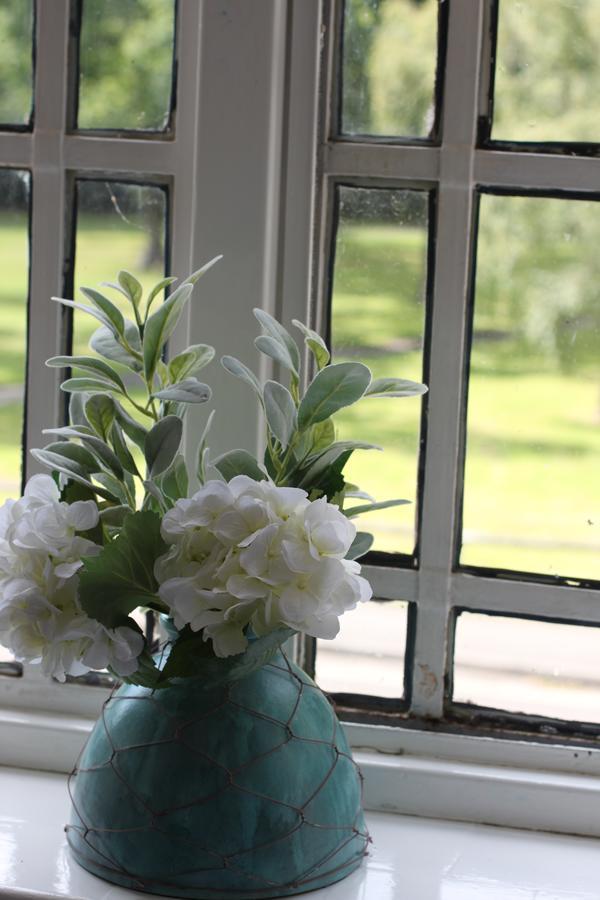 The Station Hotel West Byfleet Bagian luar foto